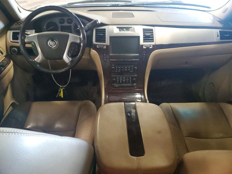 57917836 :رقم المزاد ، 3GYT4MEFXBG306721 vin ، 2011 Cadillac Escalade مزاد بيع