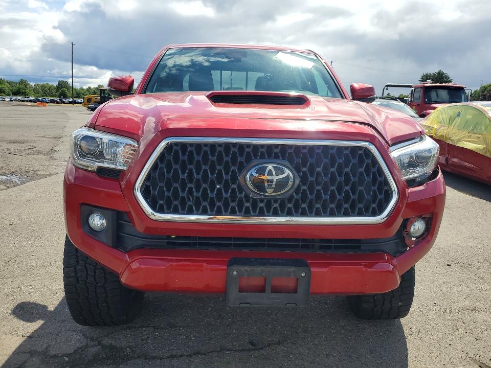 56640186 :رقم المزاد ، 3TMCZ5AN8JM128415 vin ، 2018 Toyota Tacoma مزاد بيع