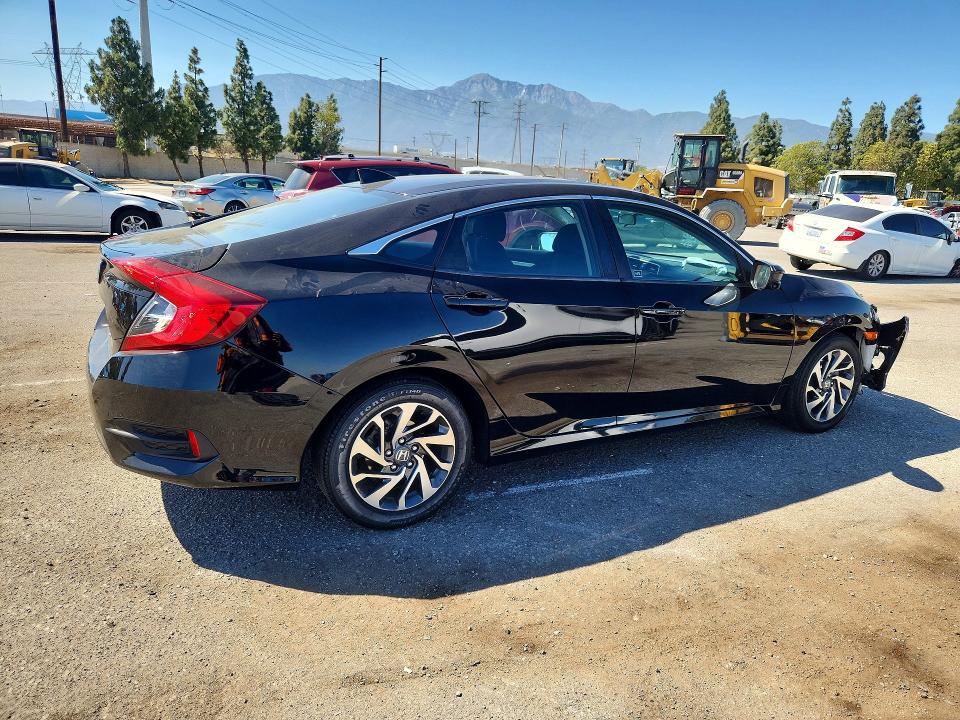 Продажа на аукционе авто 2018 Honda Civic, vin: 2HGFC2F76JH508182, номер лота: 57072876