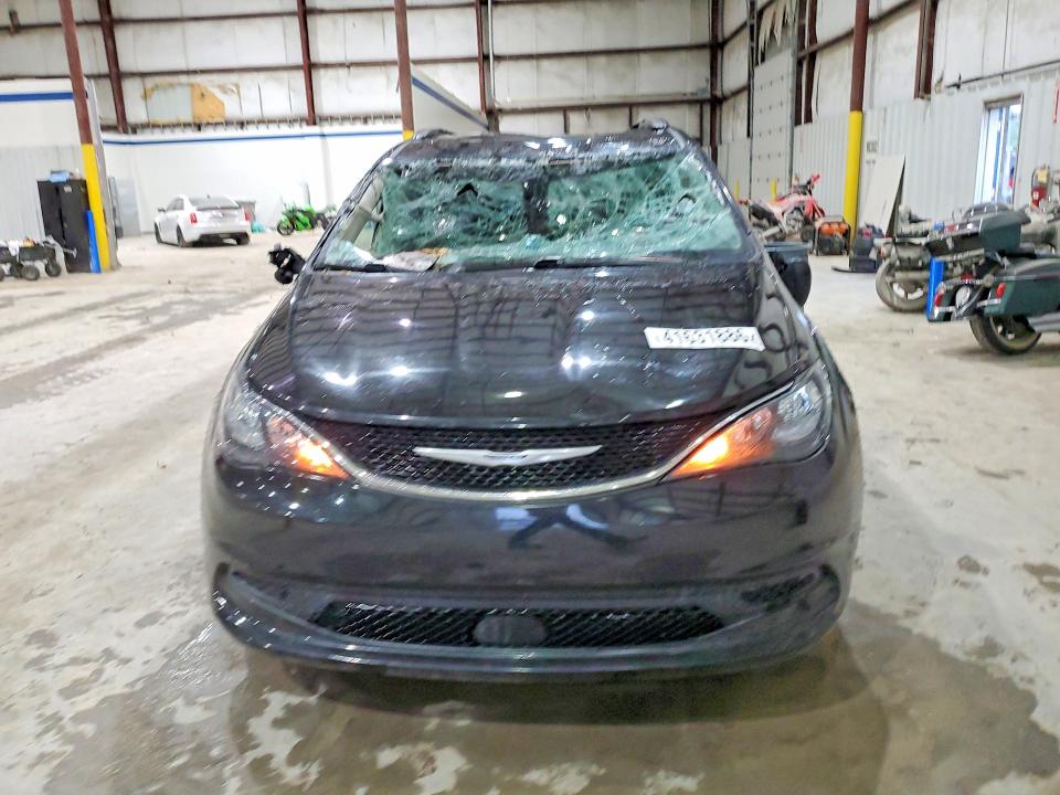 41631886 :رقم المزاد ، 2C4RC1DG4MR516997 vin ، 2021 Chrysler Voyager مزاد بيع
