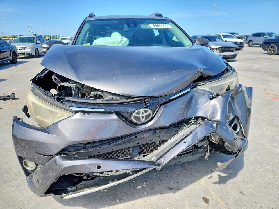 Продаж на аукціоні авто 2017 Toyota Rav4, vin: JTMWFREV9HJ105773, номер лоту: 56041416