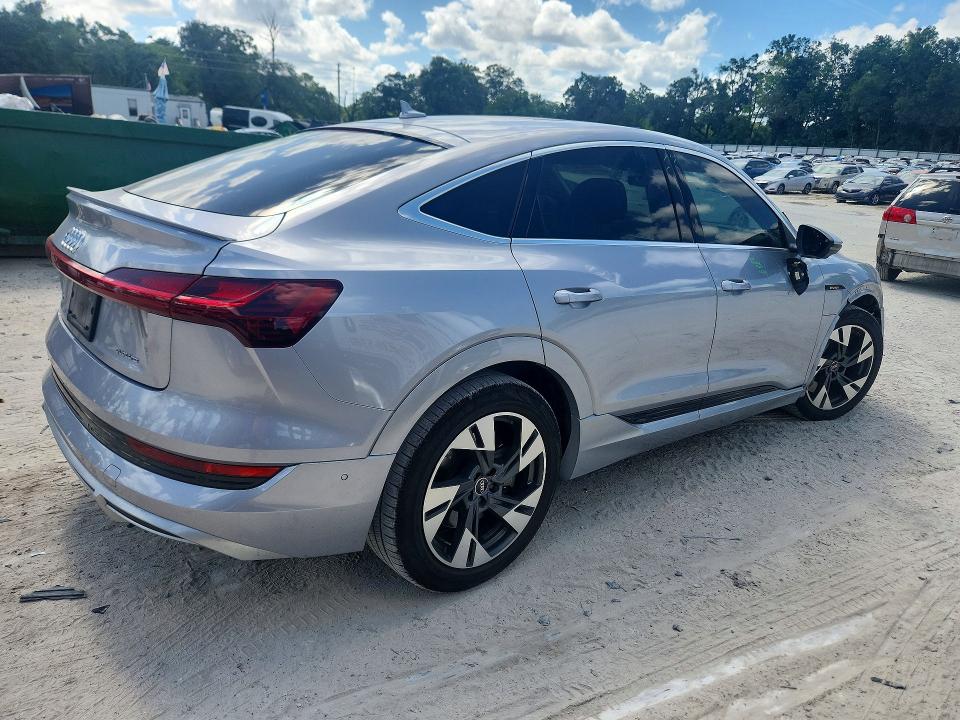 2022 Audi E-tron მანქანა იყიდება აუქციონზე, vin: WA12AAGE8NB028552, აუქციონის ნომერი: 55925216