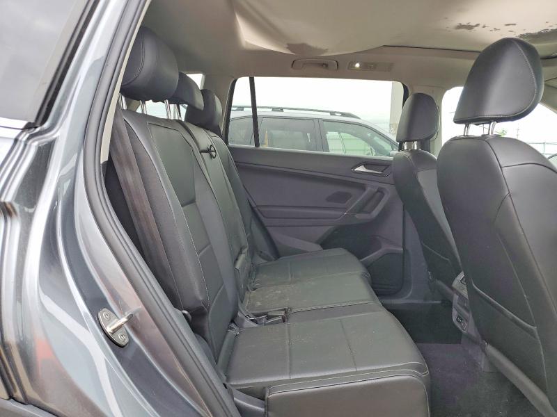 Продажа на аукционе авто 2018 Volkswagen Tiguan, vin: 3VV2B7AX7JM172694, номер лота: 58420906