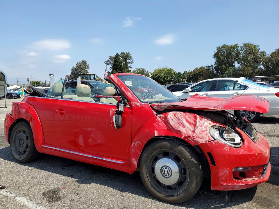 85971125 :رقم المزاد ، 3VW5P7AT1DM822728 vin ، 2013 Volkswagen Beetle مزاد بيع