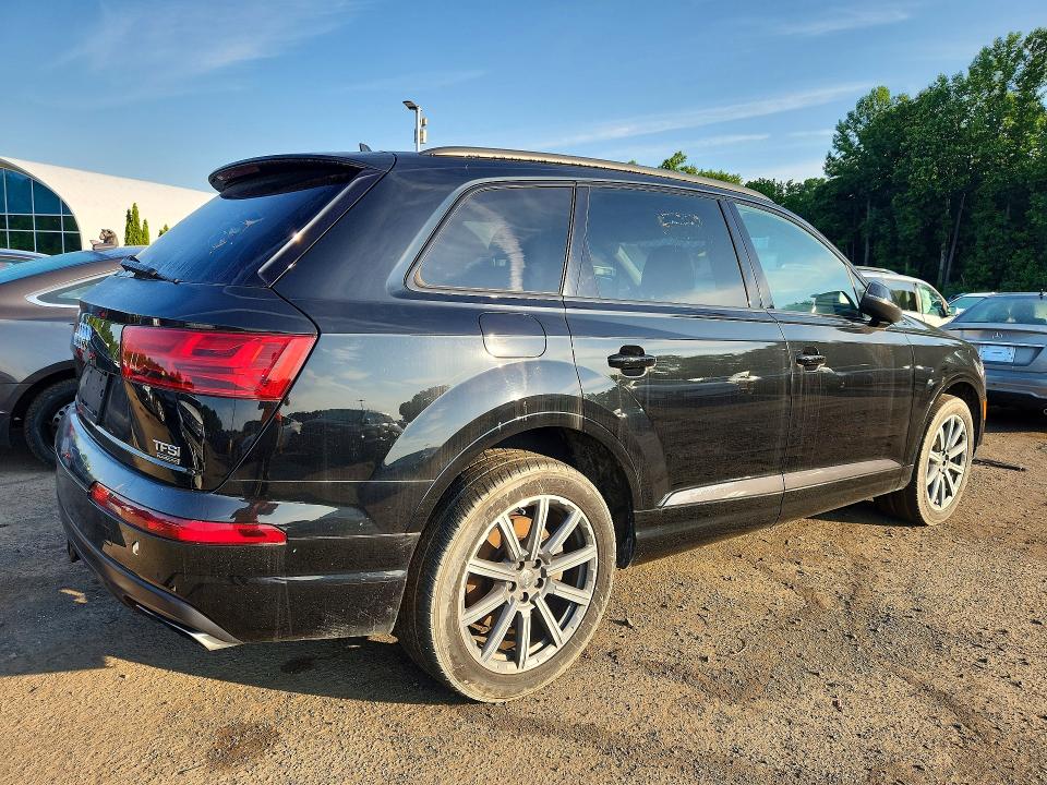 58942916 :رقم المزاد ، WA1VAAF70JD018094 vin ، 2018 Audi Q7 مزاد بيع