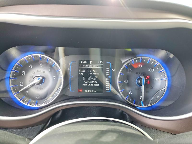 57577006 :رقم المزاد ، 2C4RC1DG1MR515340 vin ، 2021 Chrysler Voyager مزاد بيع