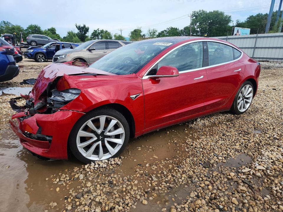 57279406 :رقم المزاد ، 5YJ3E1EA7JF031707 vin ، 2018 Tesla Model 3 مزاد بيع