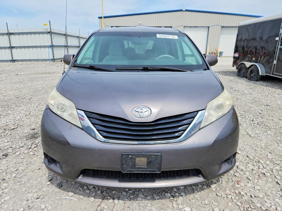 55563716 :رقم المزاد ، 5TDKK3DC4DS381203 vin ، 2013 Toyota Sienna مزاد بيع