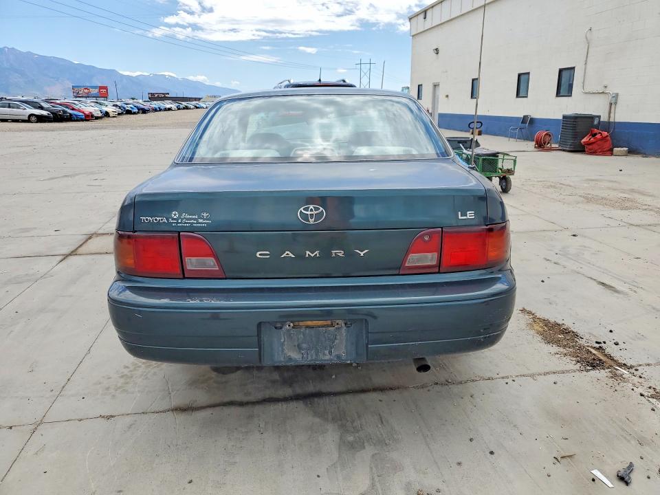 55512096 :رقم المزاد ، 4T1BG12K0TU944656 vin ، 1996 Toyota Camry مزاد بيع