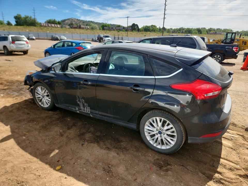 57533546 :رقم المزاد ، 1FADP3N20FL279326 vin ، 2015 Ford Focus مزاد بيع