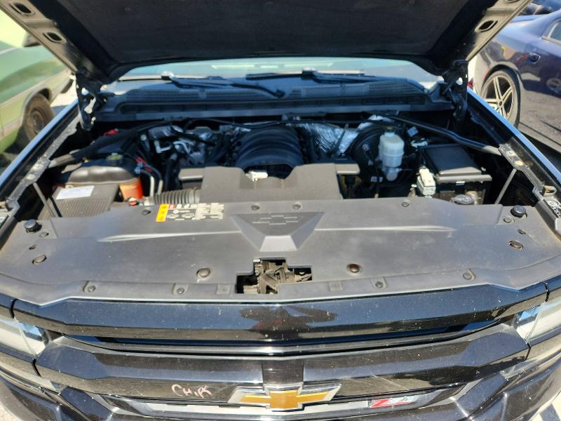 56550646 :رقم المزاد ، 3GCUKRECXJG241872 vin ، 2018 Chevrolet Silverado مزاد بيع
