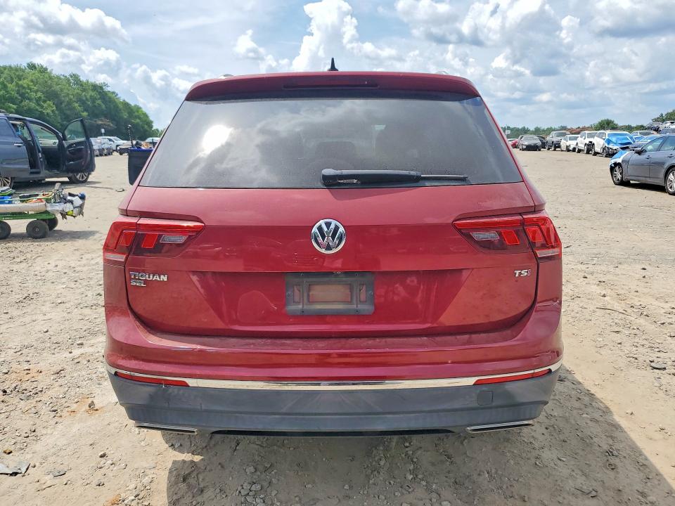 57028916 :رقم المزاد ، 3VV3B7AX6JM133440 vin ، 2018 Volkswagen Tiguan مزاد بيع