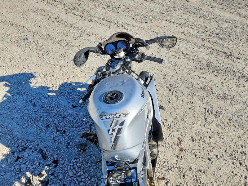 55647286 :رقم المزاد ، JKAZX4J116A060139 vin ، 2006 Kawasaki Zx600 مزاد بيع