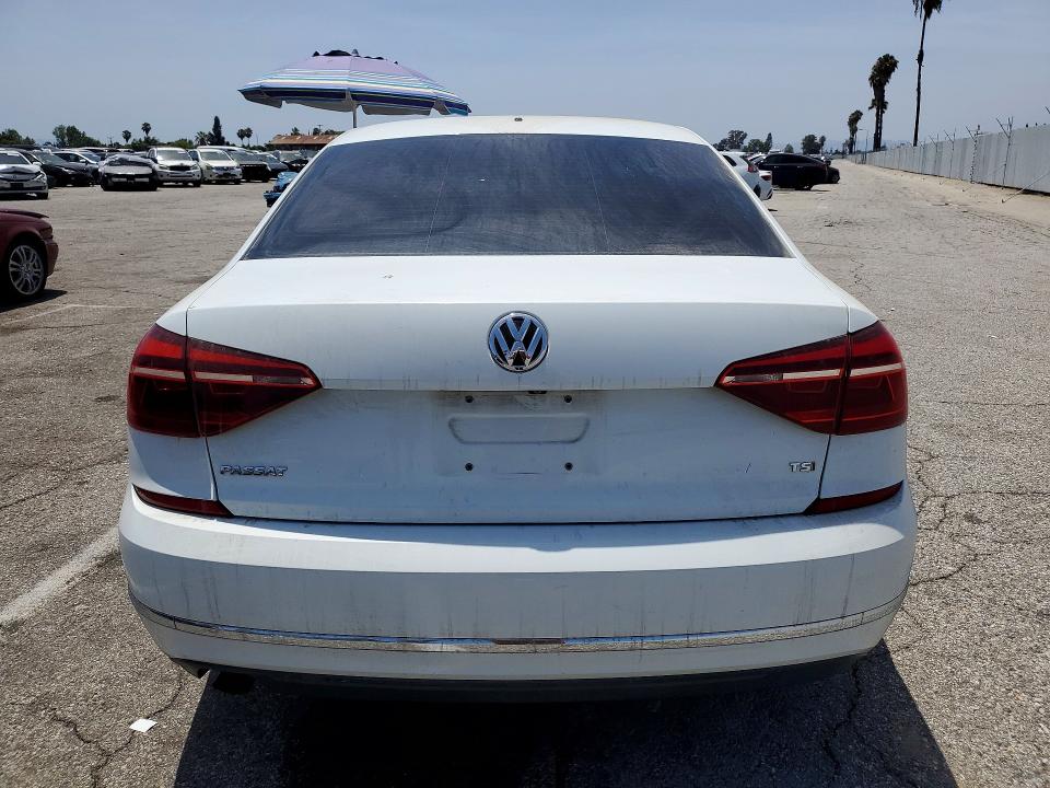 Продажа на аукционе авто 2018 Volkswagen Passat, vin: 1VWAA7A33JC036717, номер лота: 54727566