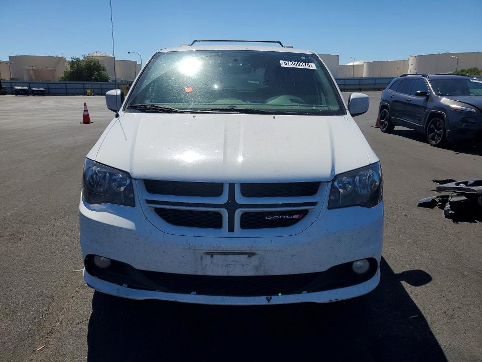 57369376 :رقم المزاد ، 2C4RDGEG4JR342925 vin ، 2018 Dodge Grand Caravan مزاد بيع