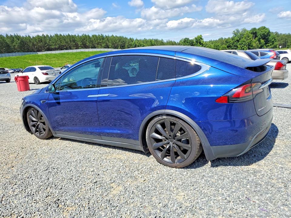Продаж на аукціоні авто 2018 Tesla Model X, vin: 5YJXCBE27JF136057, номер лоту: 57162186