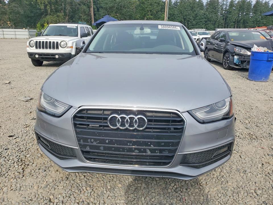 58098586 :رقم المزاد ، WAUFFAFL6FN015563 vin ، 2015 Audi A4 مزاد بيع