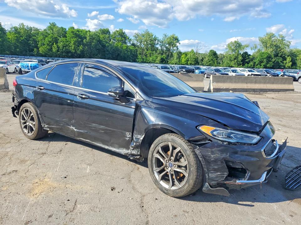 58829386 :رقم المزاد ، 3FA6P0CD5LR185676 vin ، 2020 Ford Fusion مزاد بيع