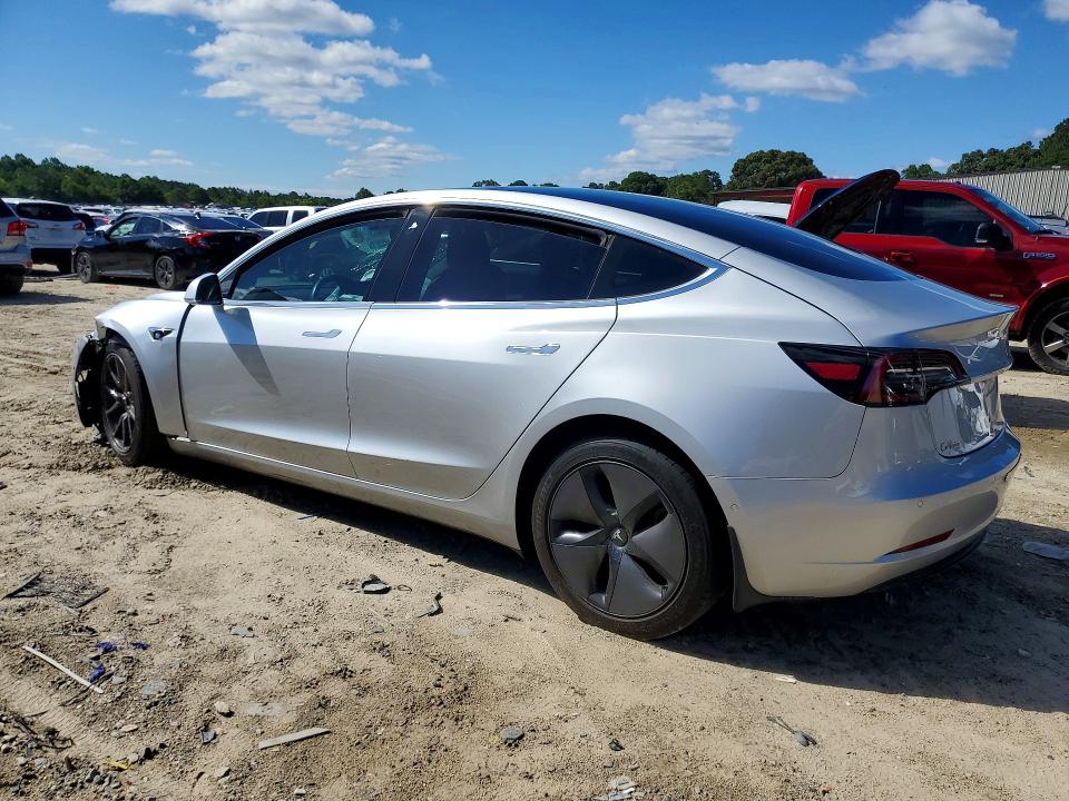 57352346 :رقم المزاد ، 5YJ3E1EA9JF095361 vin ، 2018 Tesla Model 3 مزاد بيع