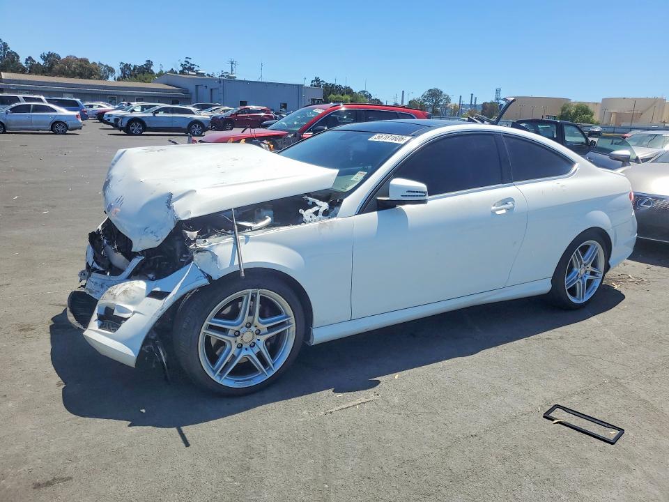56181606 :رقم المزاد ، WDDGJ5HB4DF951776 vin ، 2013 Mercedes-benz C مزاد بيع