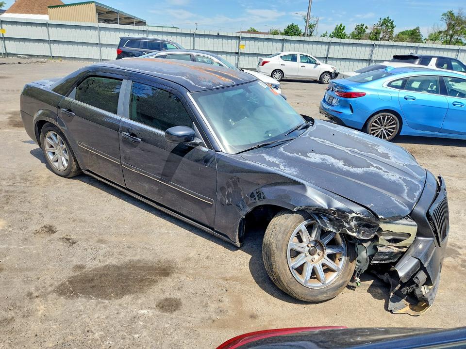Продажа на аукционе авто 2006 Chrysler 300, vin: 2C3LA43R06H218685, номер лота: 55892586