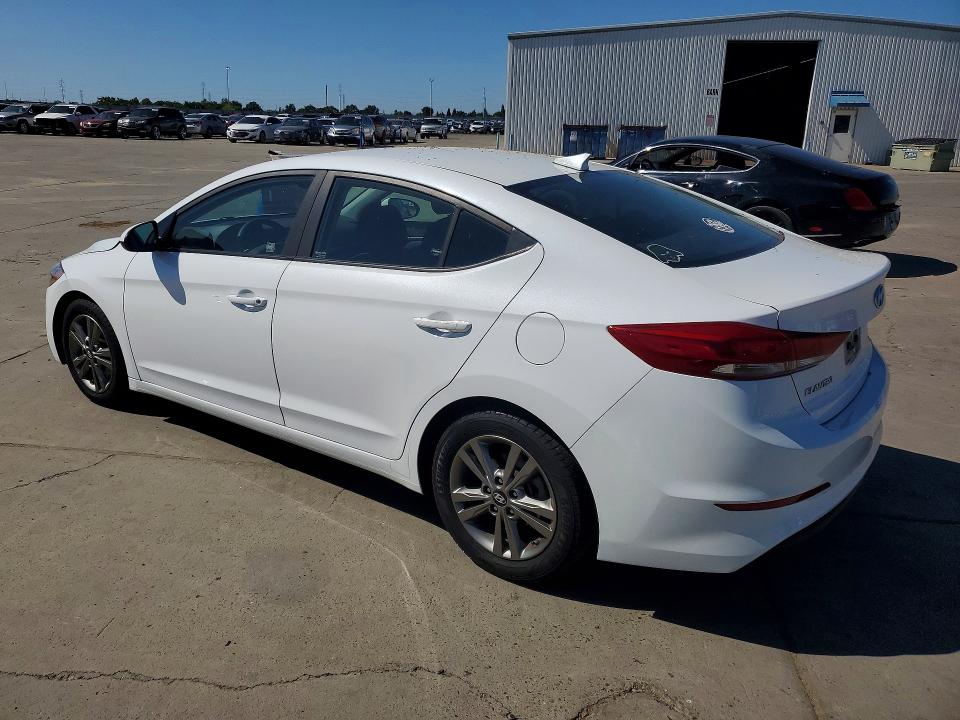 56481016 :رقم المزاد ، 5NPD84LF2JH320300 vin ، 2018 Hyundai Elantra مزاد بيع
