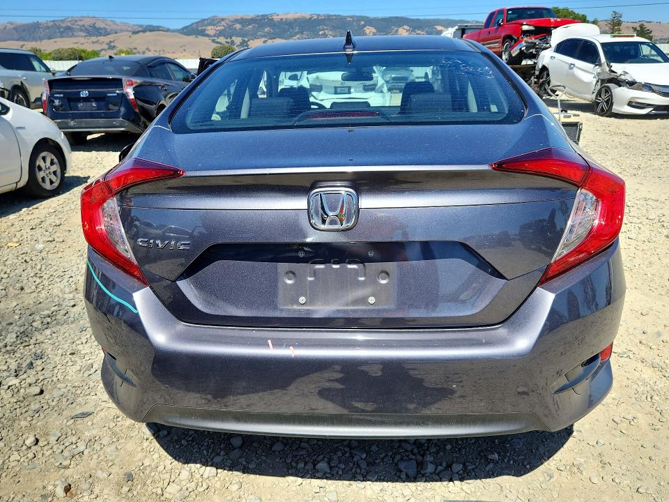 56151346 :رقم المزاد ، 19XFC2F77HE215962 vin ، 2017 Honda Civic مزاد بيع