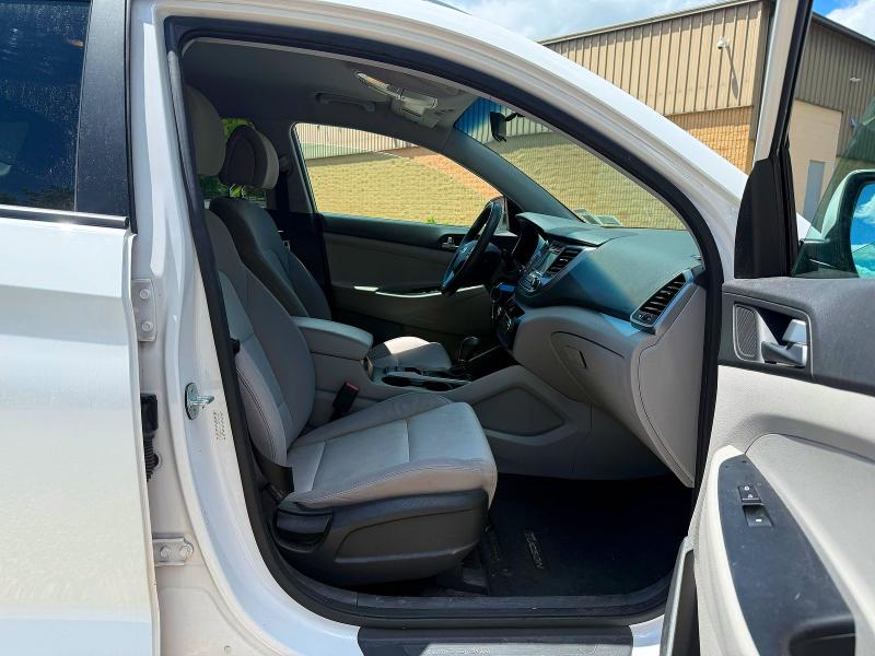 56127686 :رقم المزاد ، KM8J3CA47GU184124 vin ، 2016 Hyundai Tucson مزاد بيع