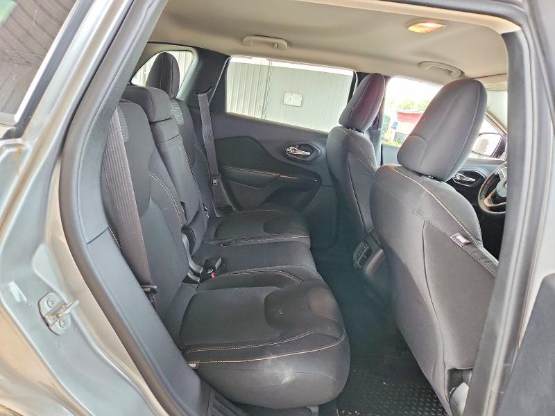 58535086 :رقم المزاد ، 1C4PJMCS9GW270318 vin ، 2016 Jeep Cherokee مزاد بيع