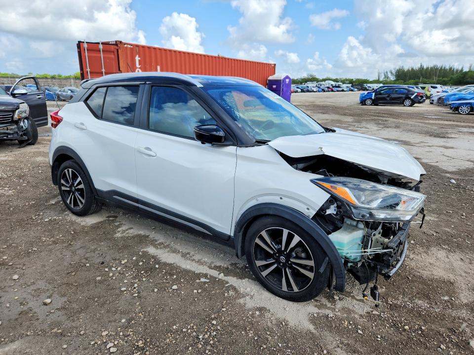 Продажа на аукционе авто 2018 Nissan Kicks, vin: 3N1CP5CU4JL545999, номер лота: 58424086