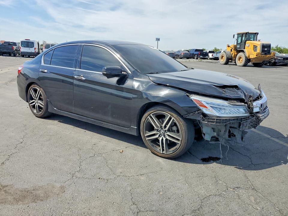 2017 Honda Accord მანქანა იყიდება აუქციონზე, vin: 1HGCR3F9XHA004638, აუქციონის ნომერი: 55841826