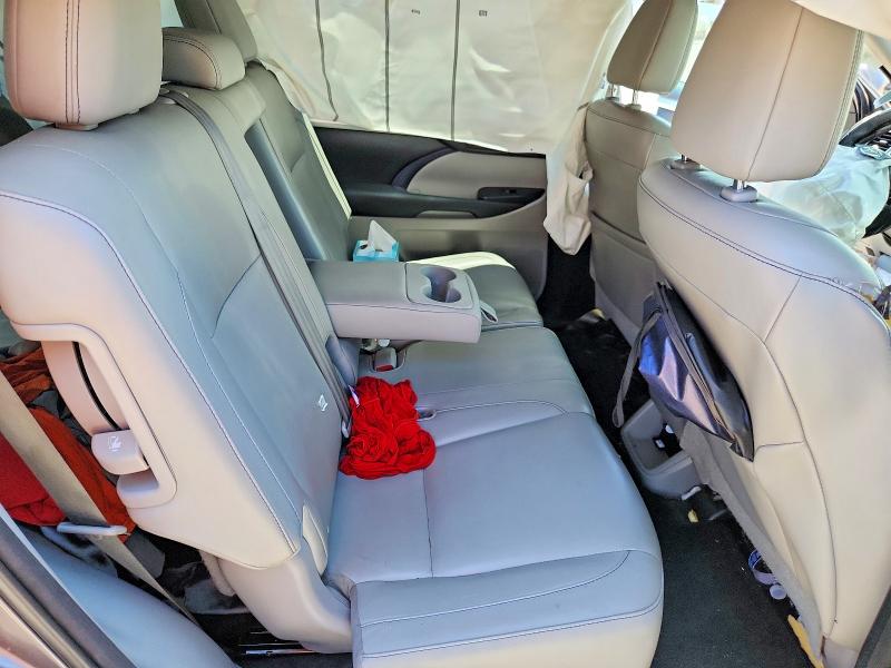 2015 Toyota Highlander მანქანა იყიდება აუქციონზე, vin: 5TDKKRFH9FS093241, აუქციონის ნომერი: 57678696
