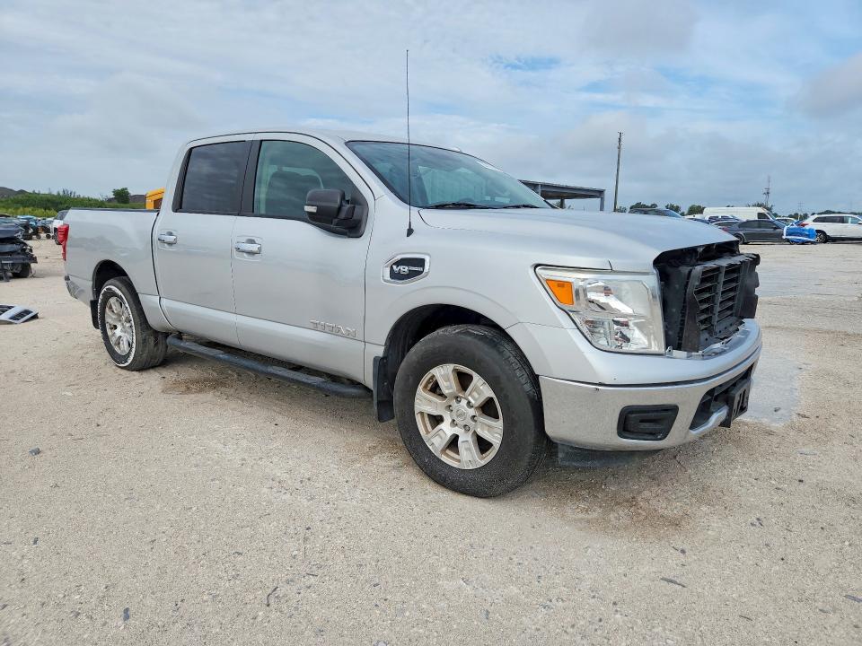 55675296 :رقم المزاد ، 1N6AA1EK2HN518012 vin ، 2017 Nissan Titan مزاد بيع
