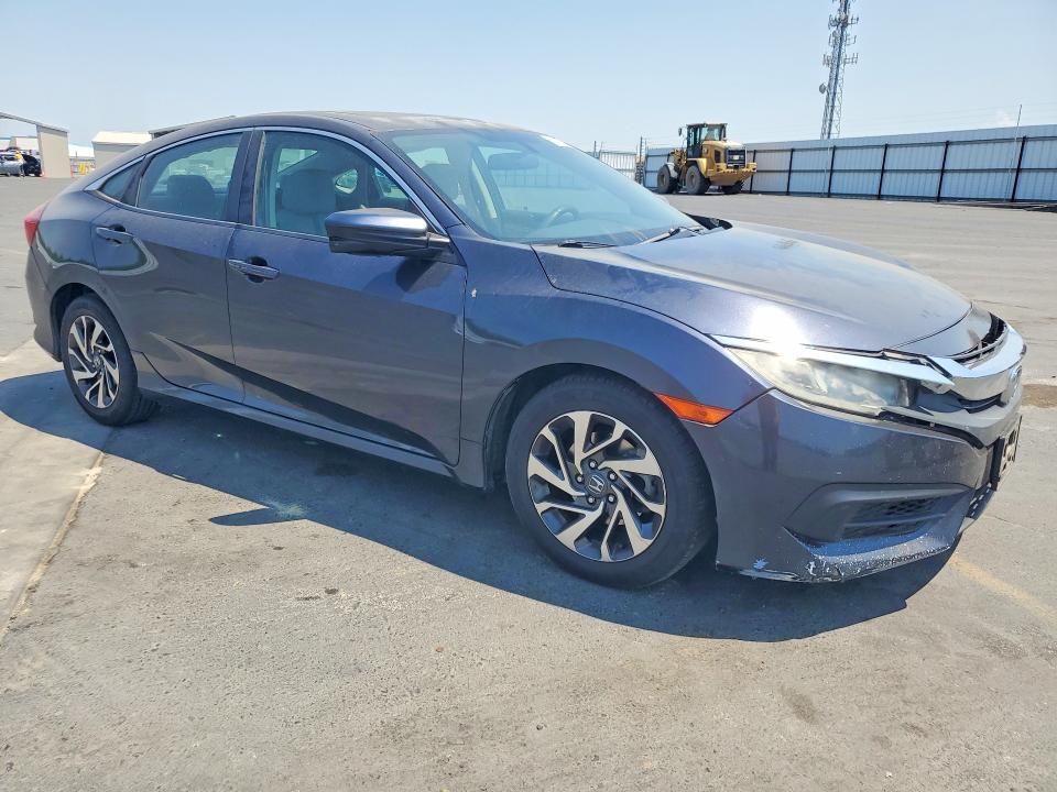 58076726 :رقم المزاد ، 2HGFC2F7XJH548698 vin ، 2018 Honda Civic مزاد بيع