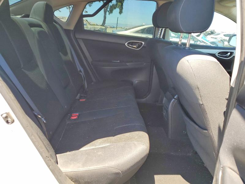 Продаж на аукціоні авто 2015 Nissan Sentra, vin: 3N1AB7AP6FY383687, номер лоту: 58333766