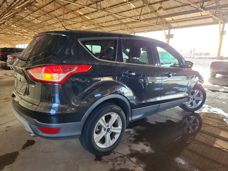 56258826 :رقم المزاد ، 1FMCU0G79FUB73050 vin ، 2015 Ford Escape مزاد بيع