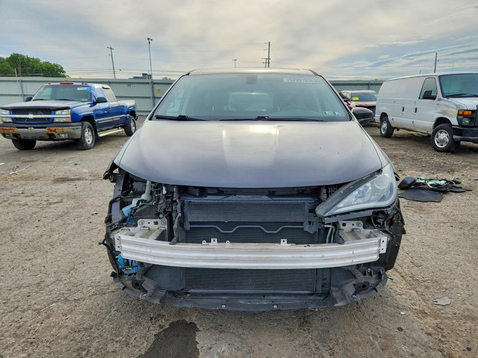 Продажа на аукционе авто 2018 Chrysler Pacifica, vin: 2C4RC1FG6JR123642, номер лота: 57991936