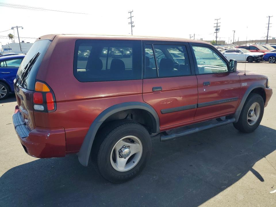 58240756 :رقم المزاد ، JA4LS31H9YP055508 vin ، 2000 Mitsubishi Montero مزاد بيع