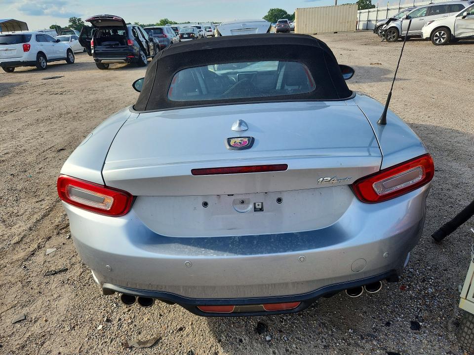2020 Fiat 124 Spider მანქანა იყიდება აუქციონზე, vin: JC1NFAEK8L0144059, აუქციონის ნომერი: 55394666