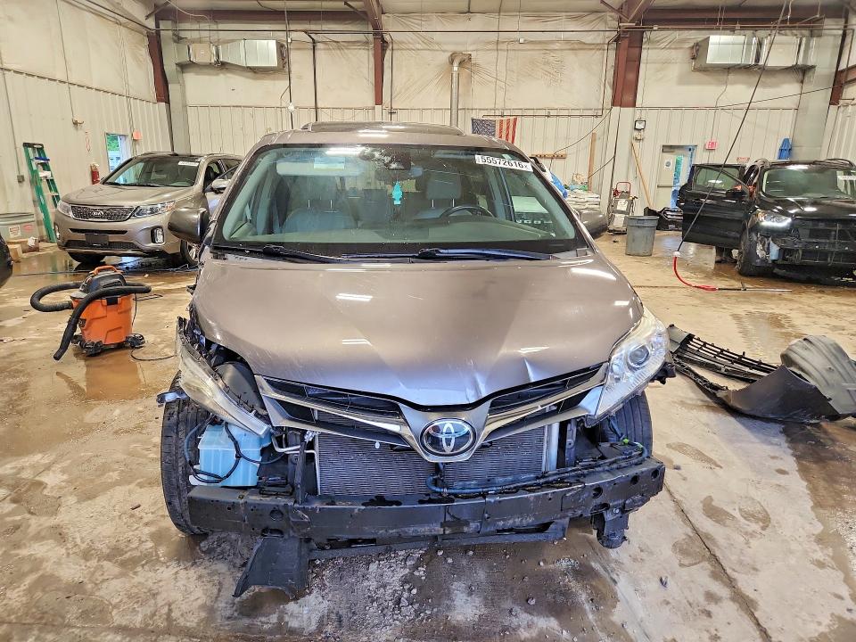 Продаж на аукціоні авто 2019 Toyota Sienna, vin: 5TDYZ3DC6KS011678, номер лоту: 55572616