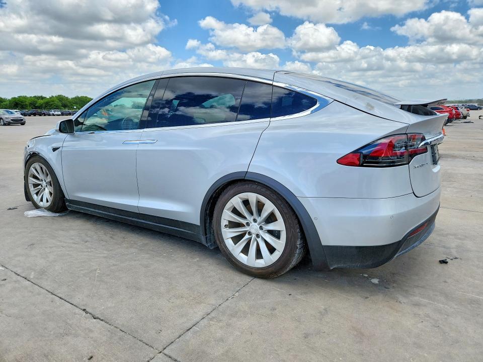2018 Tesla Model X მანქანა იყიდება აუქციონზე, vin: 5YJXCDE21JF101252, აუქციონის ნომერი: 56291926