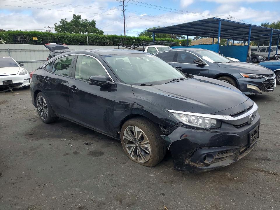57265056 :رقم المزاد ، JHMFC1F77JX043706 vin ، 2018 Honda Civic مزاد بيع