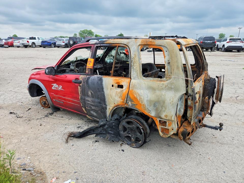 56470876 :رقم المزاد ، 2CNBJ734746904692 vin ، 2004 Chevrolet Tracker مزاد بيع