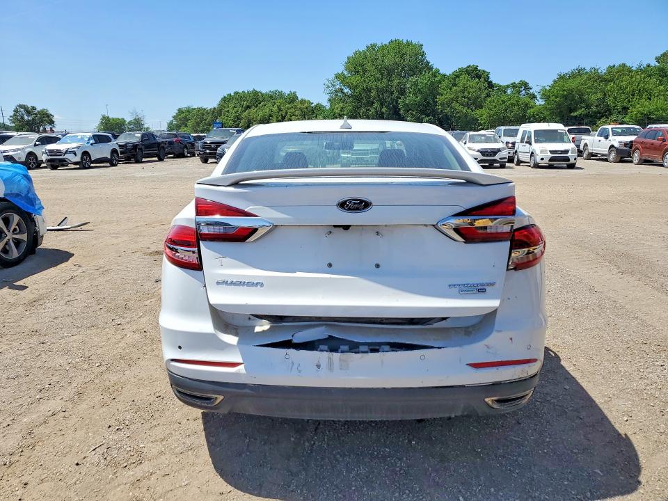 55797636 :رقم المزاد ، 3FA6P0D98LR206675 vin ، 2020 Ford Fusion مزاد بيع