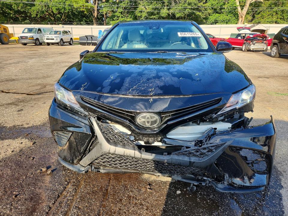 Продаж на аукціоні авто 2018 Toyota Camry, vin: 4T1B11HK0JU145384, номер лоту: 85615265