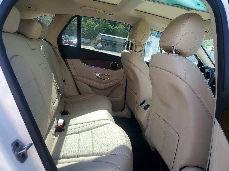 56792016 :رقم المزاد ، W1N0G8EB7NG115741 vin ، 2022 Mercedes-benz Glc مزاد بيع