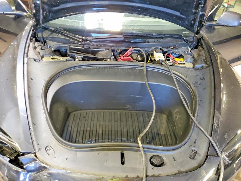 58620826 :رقم المزاد ، 5YJ3E1EAXSF879842 vin ، 2025 Tesla Model 3 مزاد بيع
