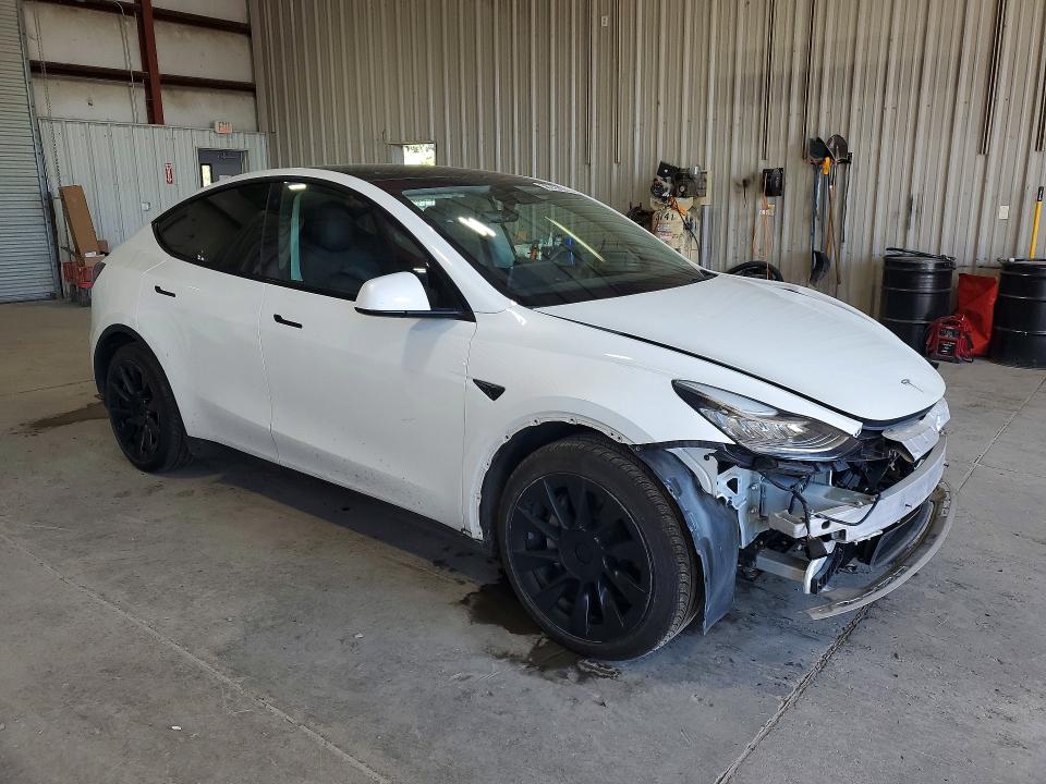 56315626 :رقم المزاد ، 7SAYGAEE2NF364845 vin ، 2022 Tesla Model Y مزاد بيع