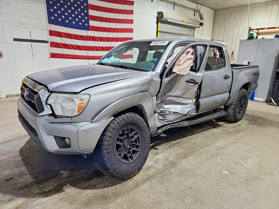 Продажа на аукционе авто 2015 Toyota Tacoma, vin: 3TMLU4EN4FM203850, номер лота: 56681996