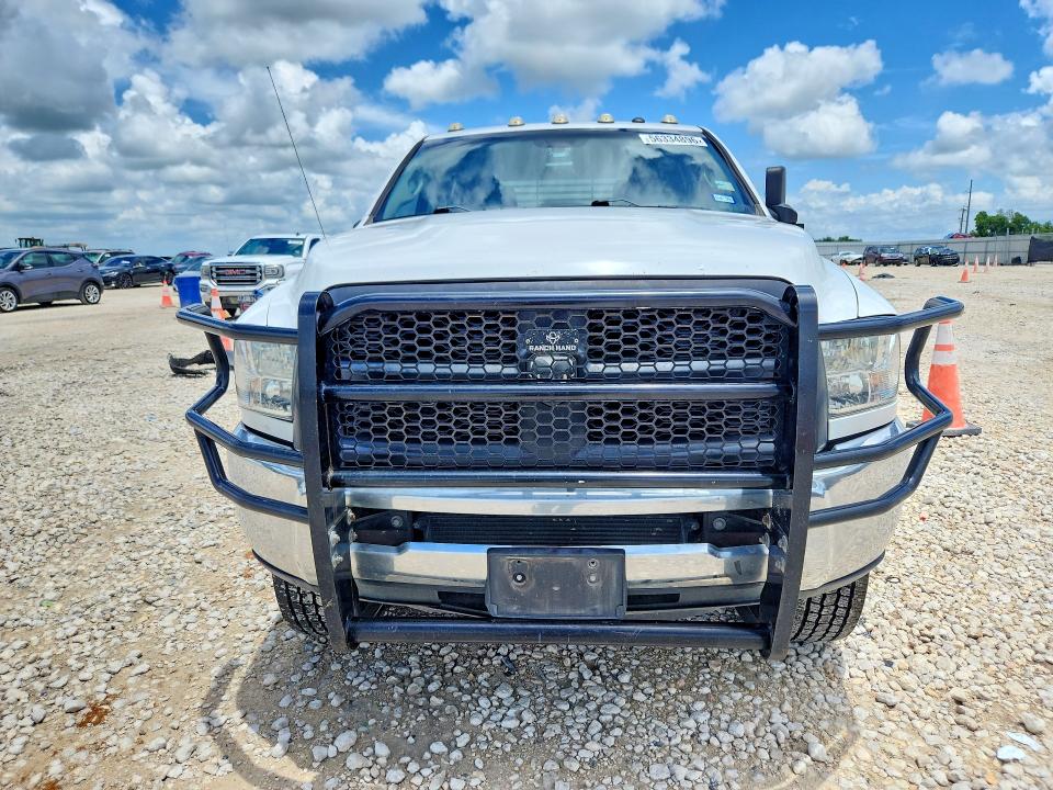 56334896 :رقم المزاد ، 3C6UR5HL6JG222405 vin ، 2018 Ram 2500 مزاد بيع
